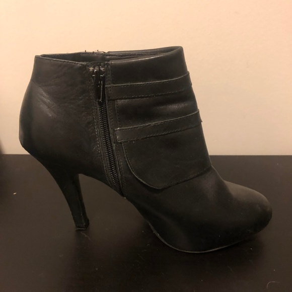 Me Too Black Bootie - Picture 3 of 5